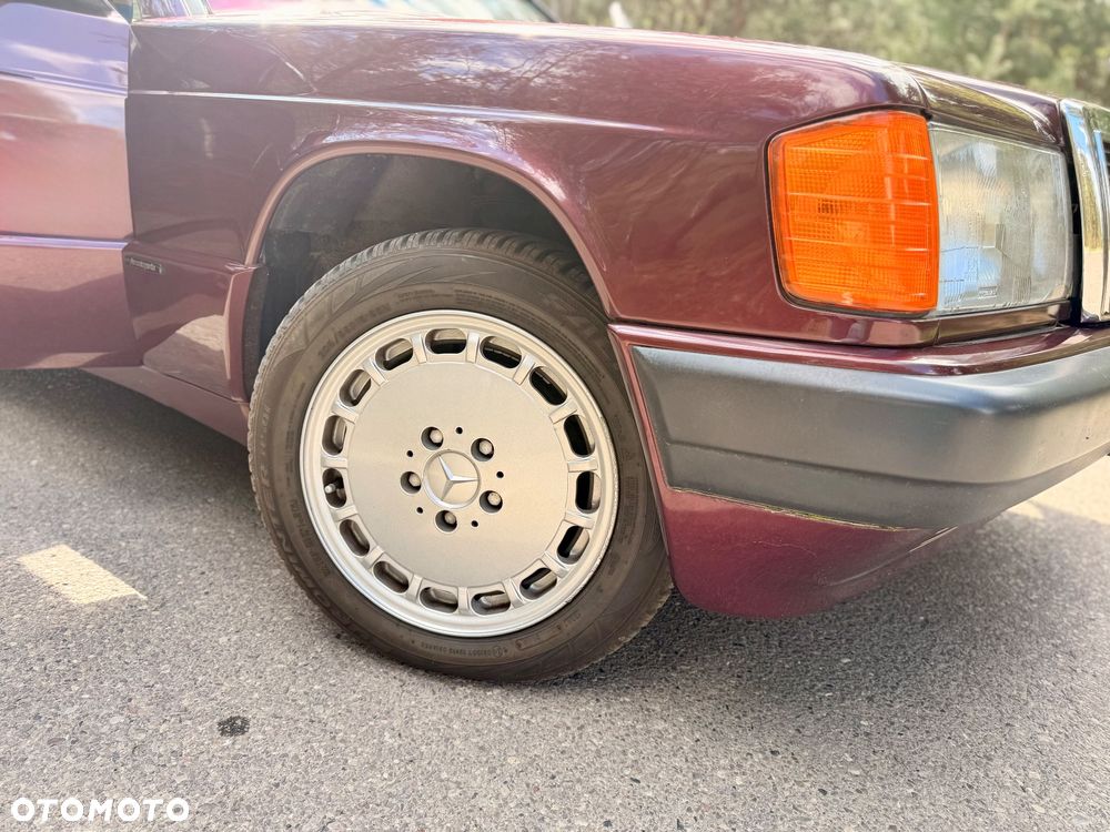 Mercedes-Benz W201 (190) - 16