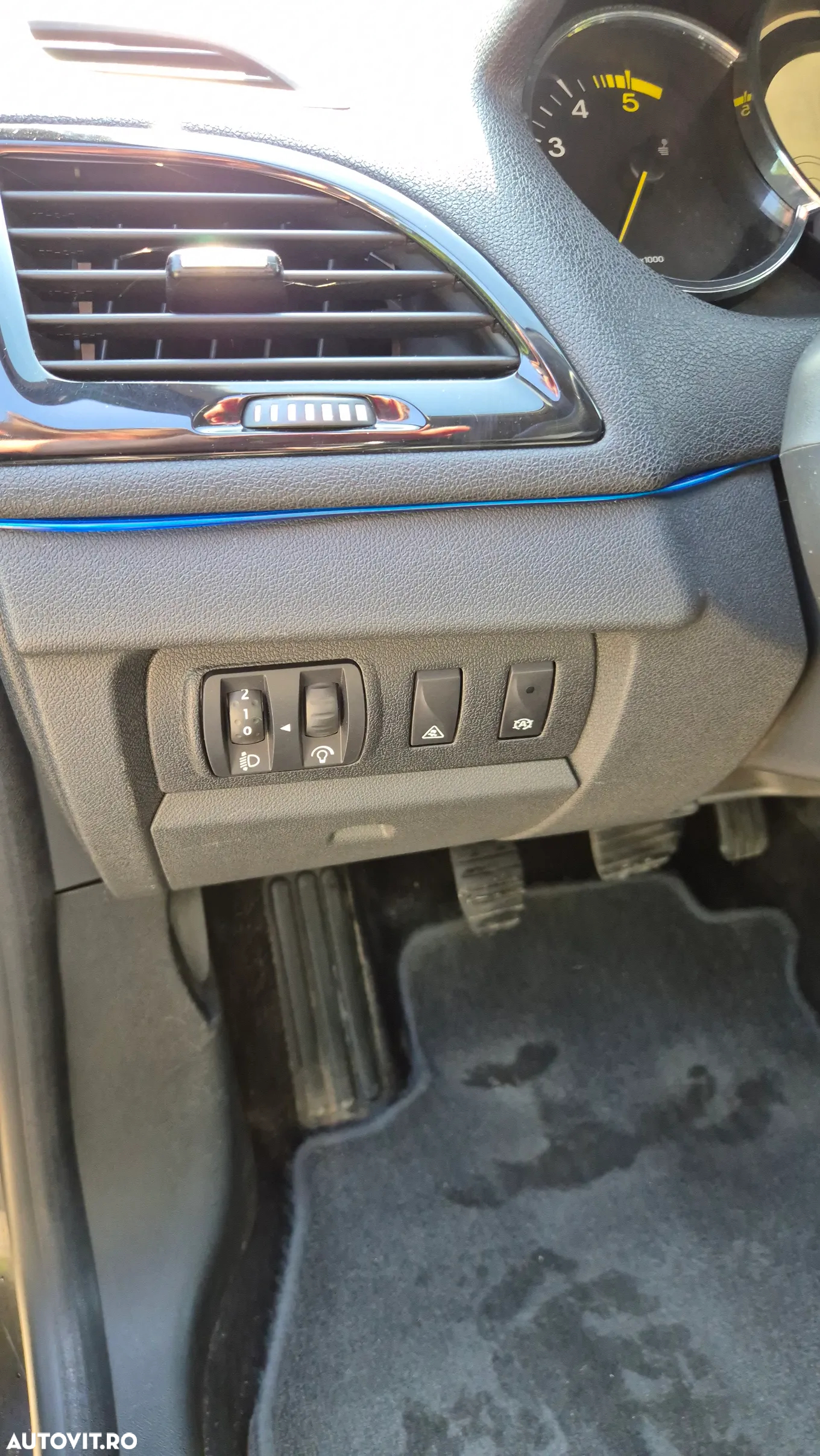 Renault Megane ENERGY dCi 110 Start & Stop Bose Edition - 6