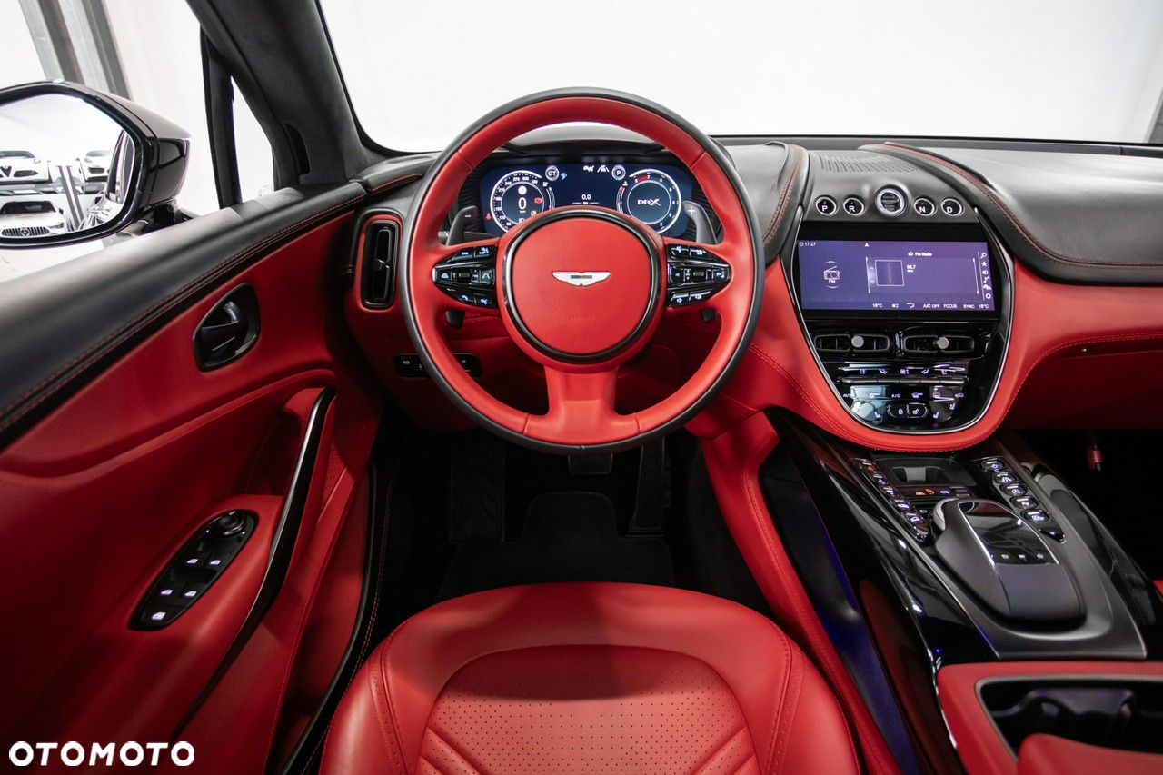 Aston Martin DBX Standard - 24
