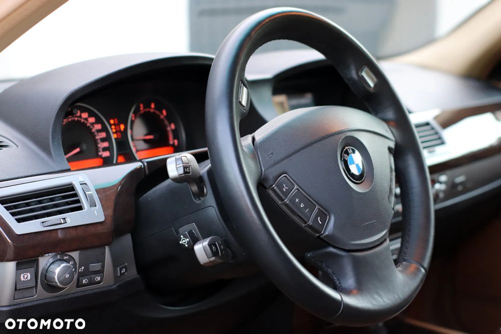 BMW Seria 7 - 18