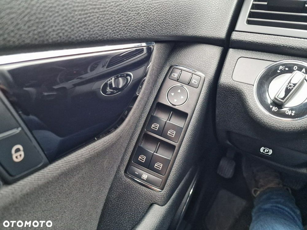 Mercedes-Benz Klasa C 200 T CDI Edition - 11