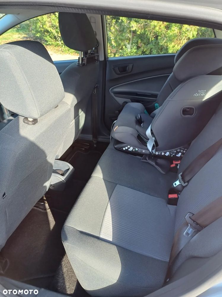 Ford Fiesta 1.25 Ambiente EU5 - 13