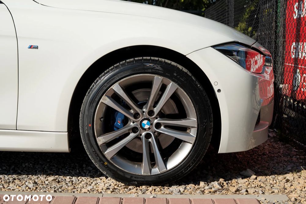 BMW Seria 3 320i xDrive Edition M Sport Shadow - 37