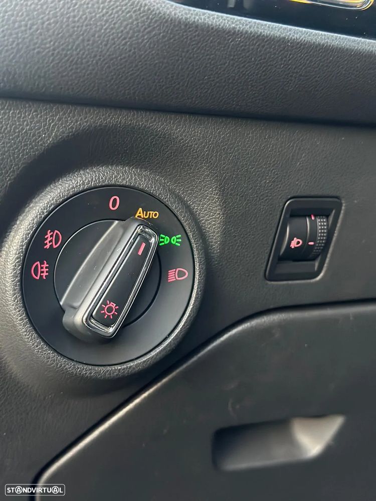 SEAT Leon 1.6 TDI Style DSG S/S - 9