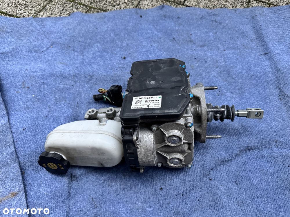 TESLA S 85D 13-16 POMPA HAMULCOWA SERWO 1037123-00-A EUROPA - 1