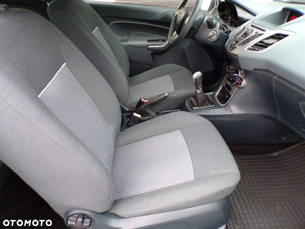 Ford Fiesta - 23