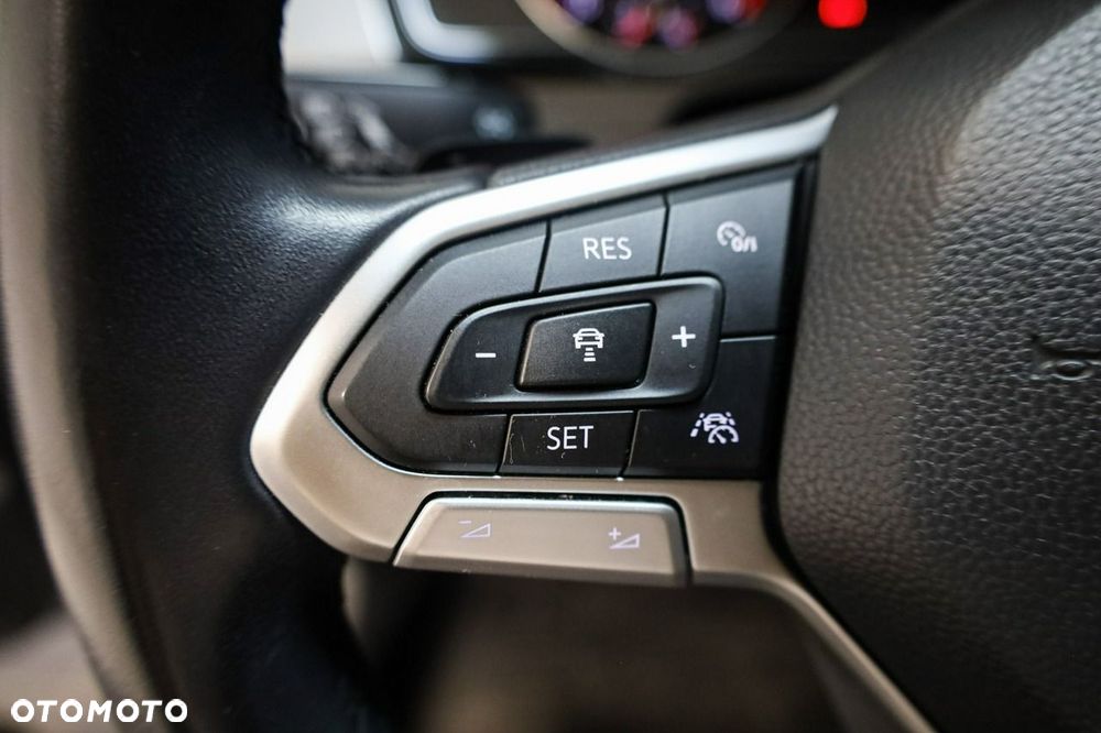 Volkswagen Passat - 18