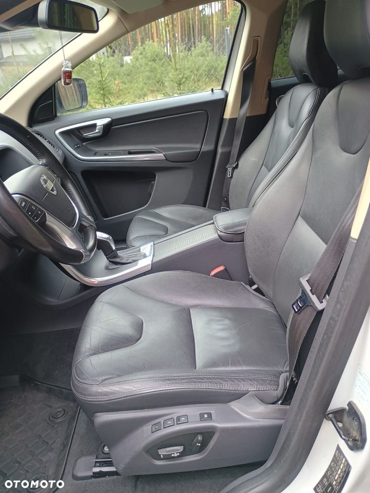 Volvo XC 60 D4 Geartronic Summum - 12