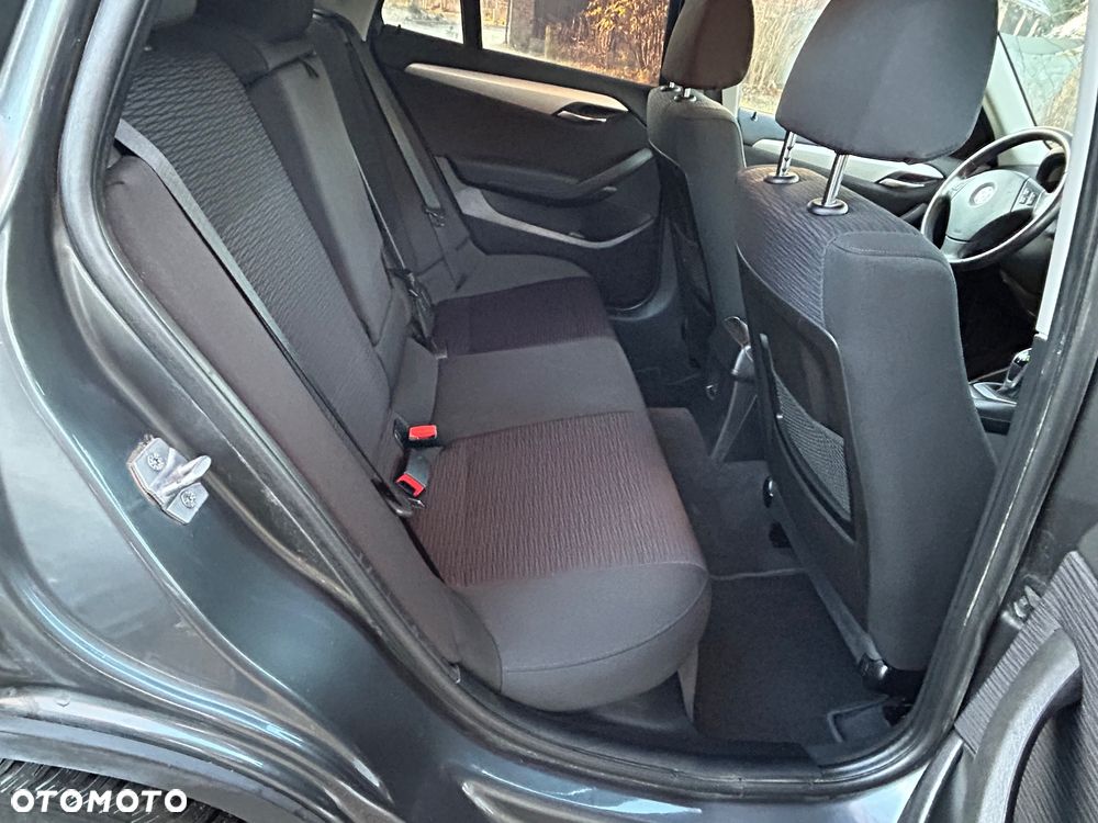 BMW X1 sDrive18d - 11