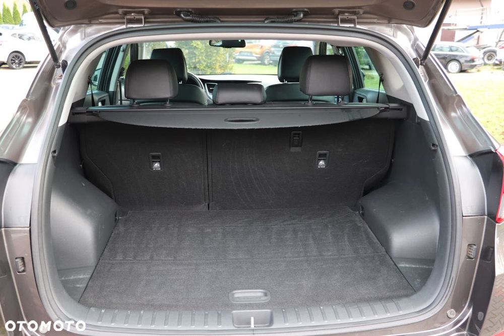 Hyundai Tucson 1.7 CRDI BlueDrive Style 2WD - 11