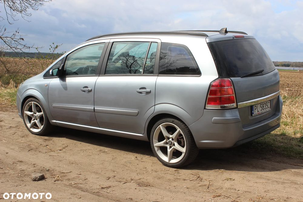 Opel Zafira 2.0 T Sport - 21