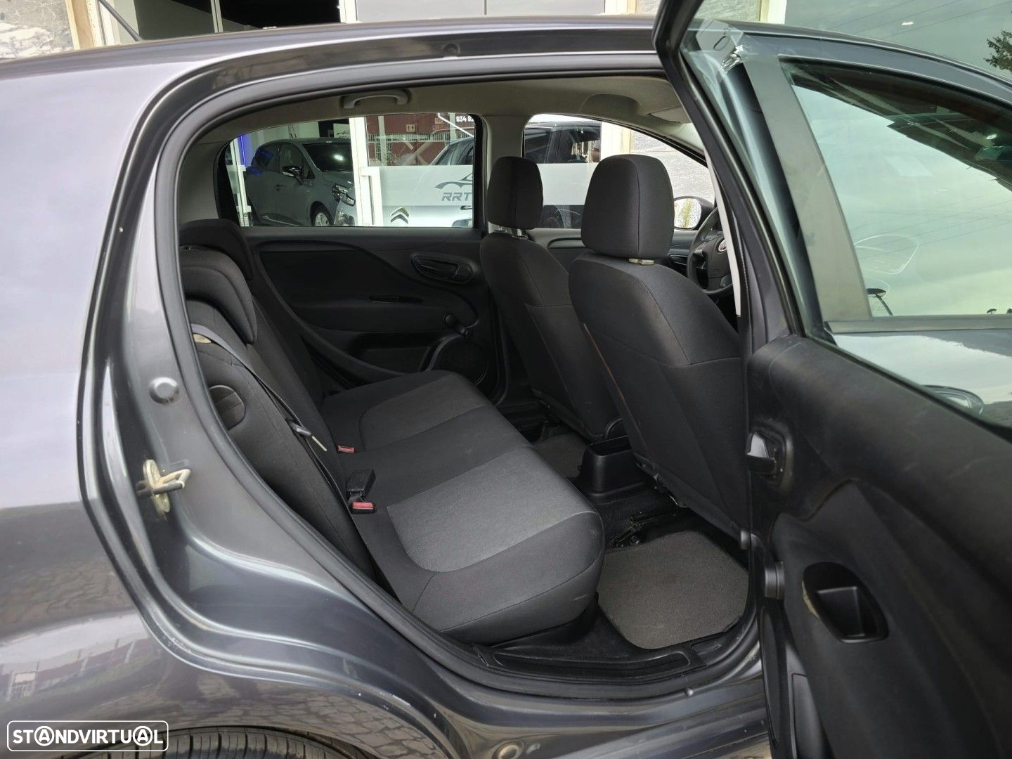 Fiat Punto 1.2 Young S&S - 8