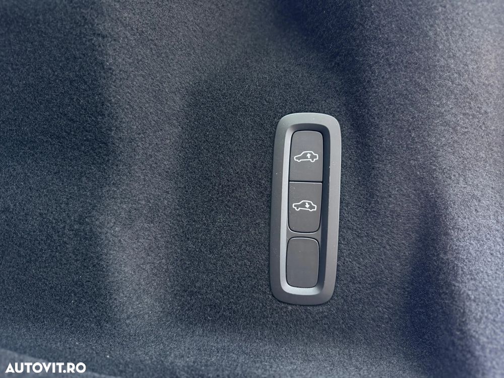 Volvo XC 60 Recharge T6 Twin Engine eAWD Inscription Expression - 19