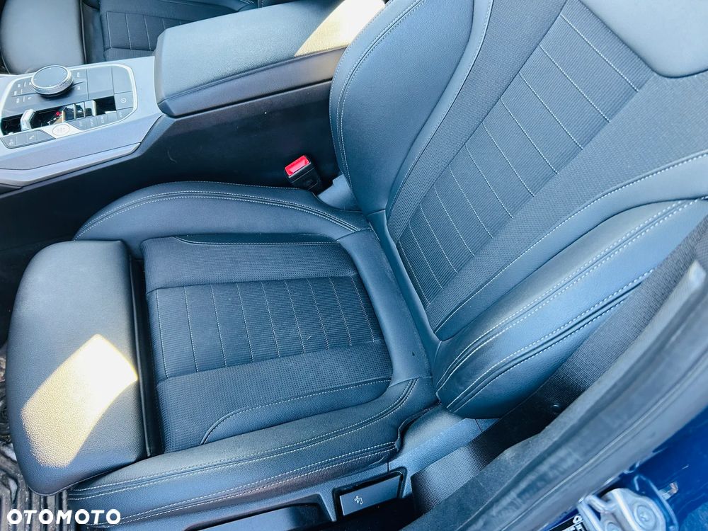 BMW Seria 3 320d Sport Line Shadow - 22