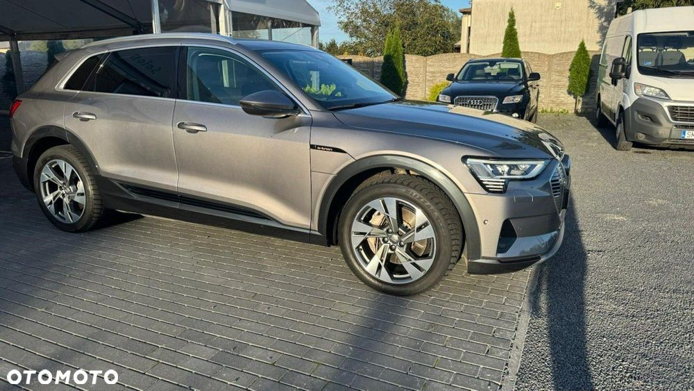Audi e-tron - 11