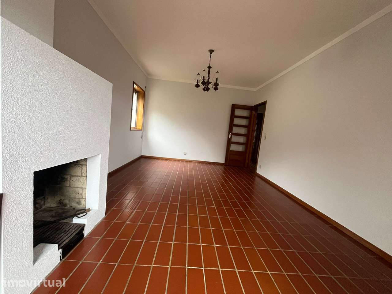 Excelente T2 com Sótão localizado perto do centro de Gondomar - Grande imagem: 3/28