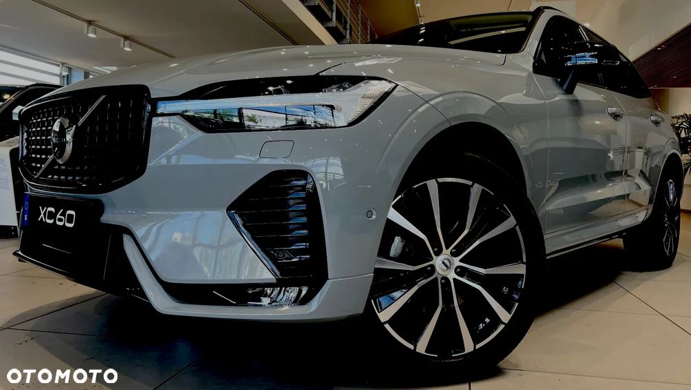 Volvo XC 60 B5 B AWD Plus Dark - 1