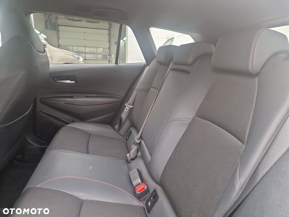 Toyota Corolla 2.0 Hybrid GR Sport Dynamic - 13