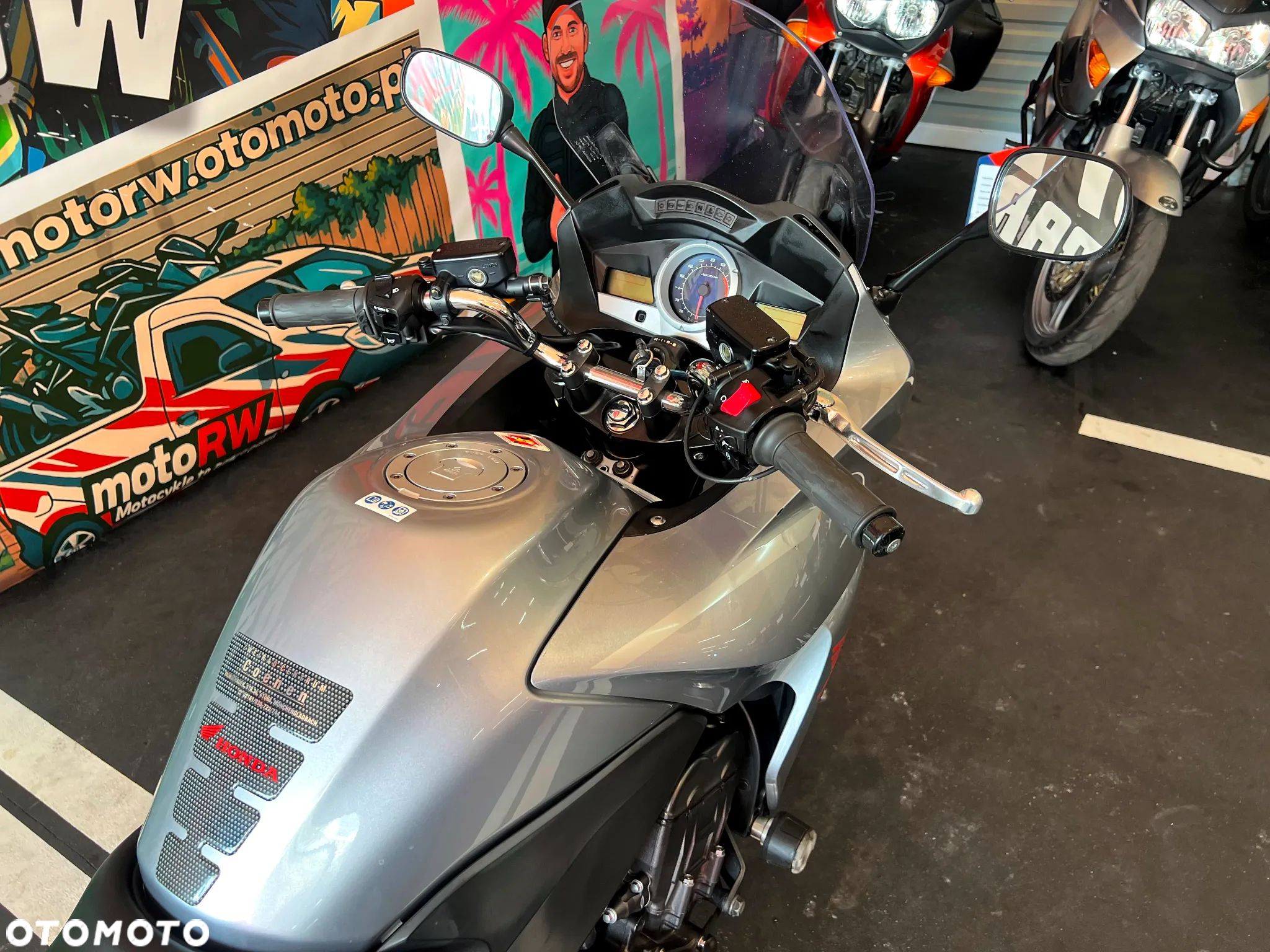 Honda CBF - 11