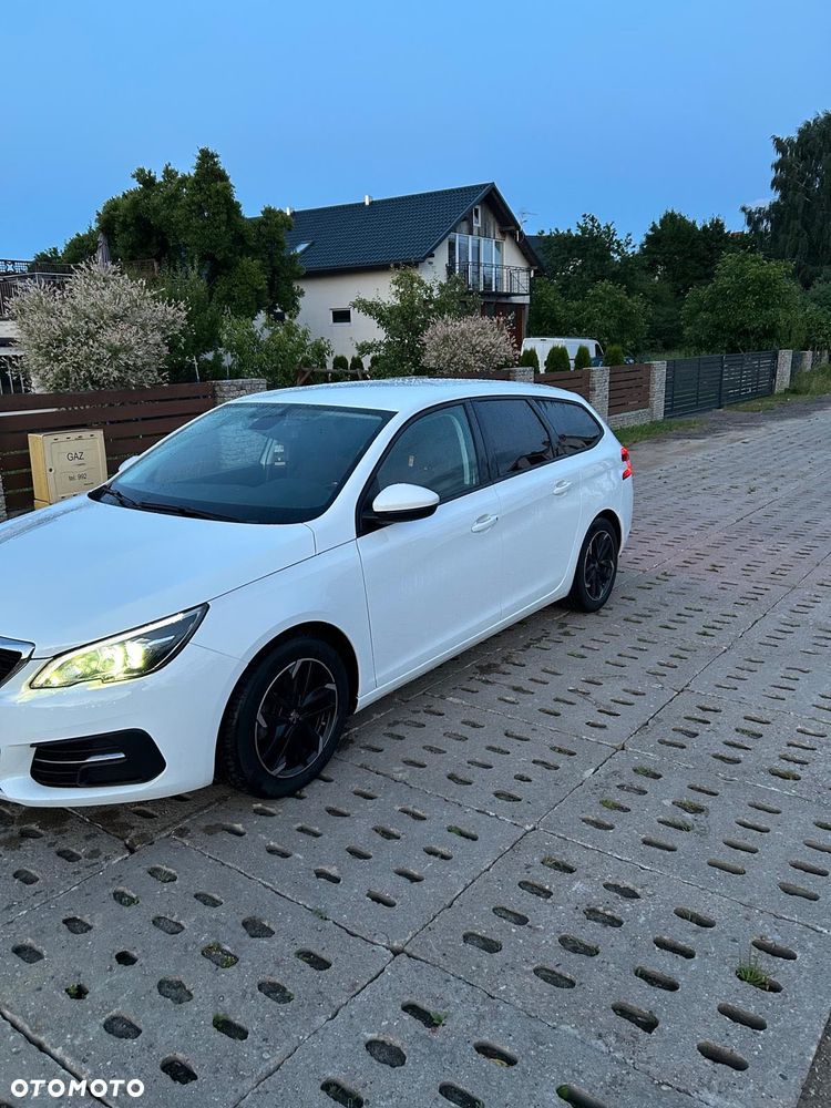 Peugeot 308 - 1