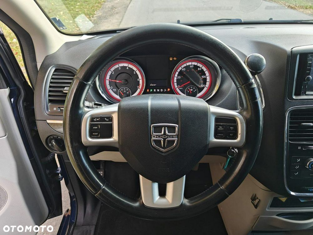 Dodge Grand Caravan - 11