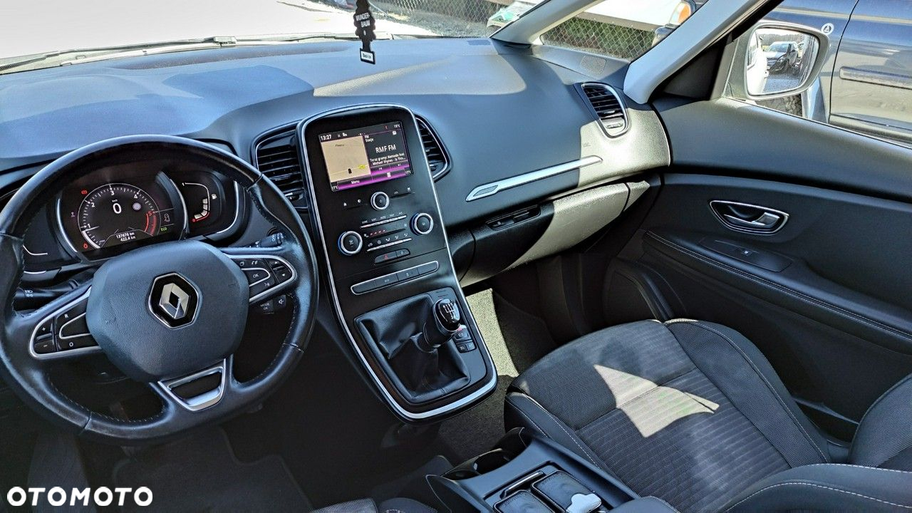Renault Grand Scenic - 25