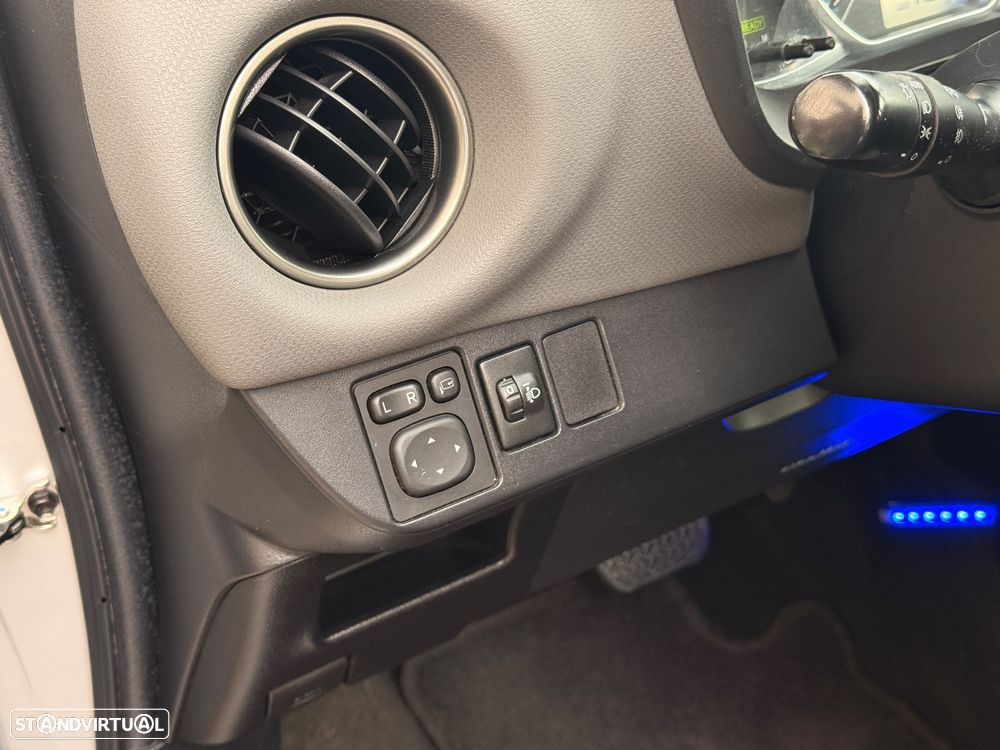 Toyota Yaris 1.5 HSD Active - 25