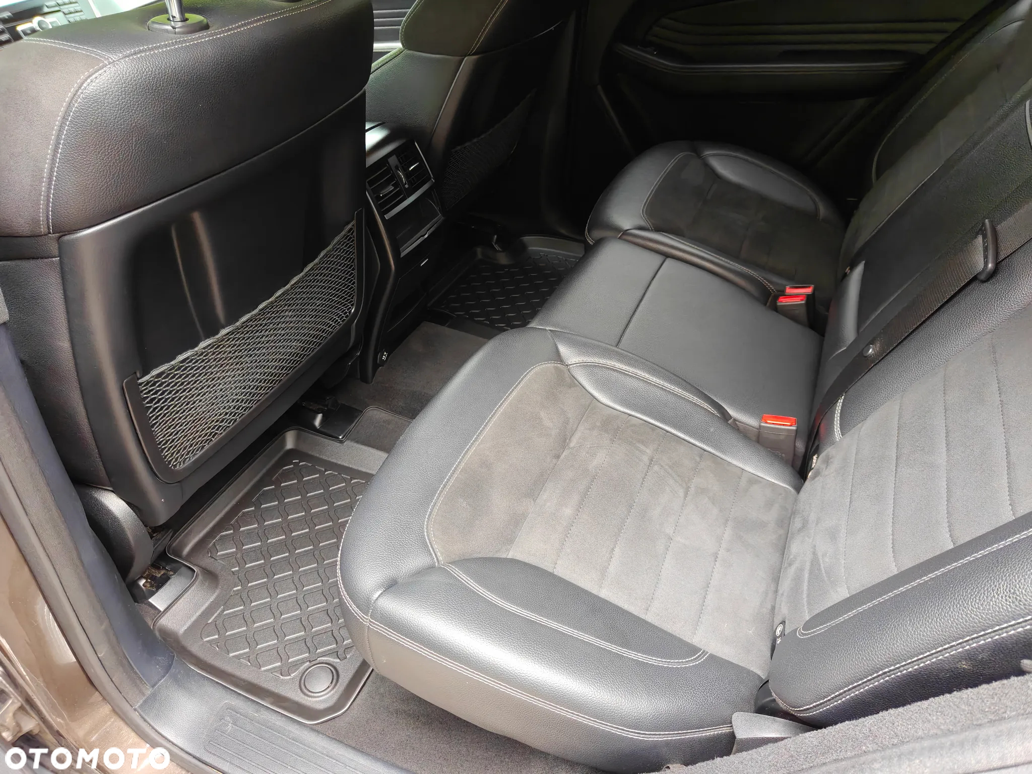 Mercedes-Benz ML 350 BlueTec 4-Matic - 24
