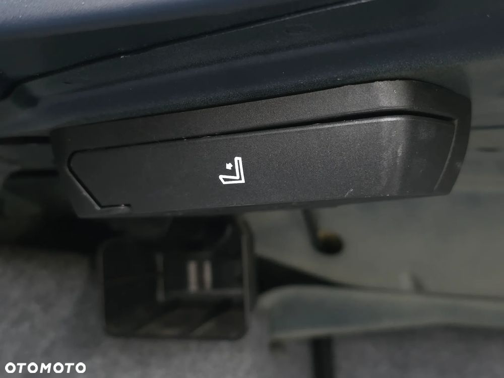 BMW Seria 3 318i - 34