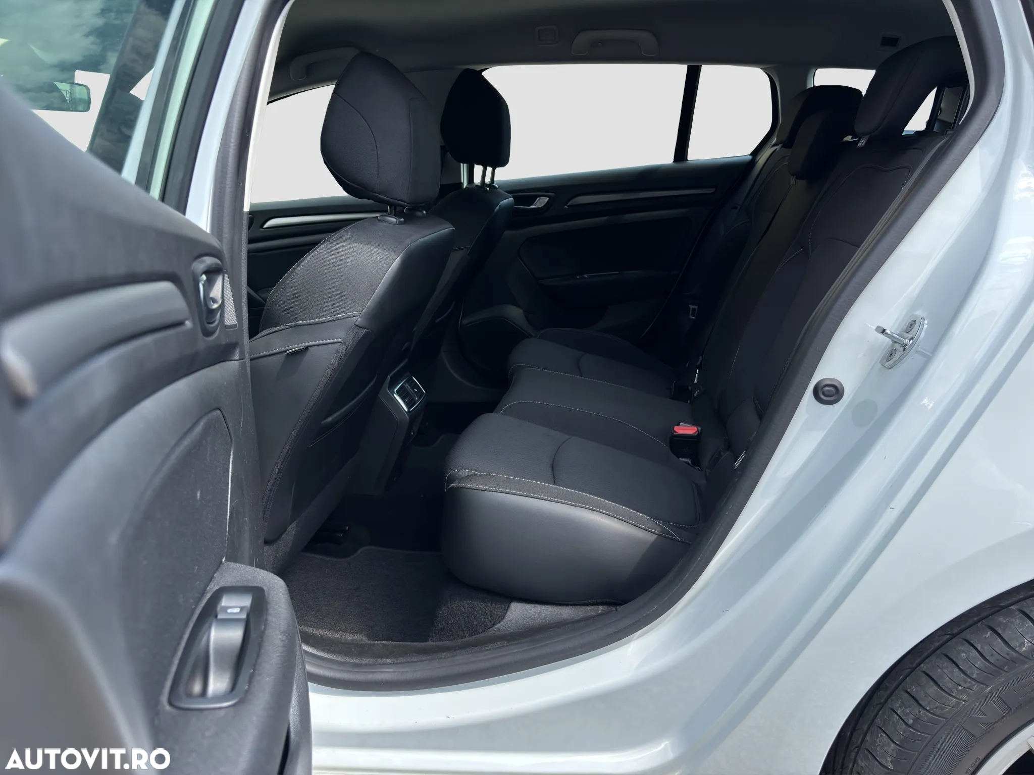 Renault Megane Grandtour BLUE dCi 115 EDC BUSINESS EDITION - 16