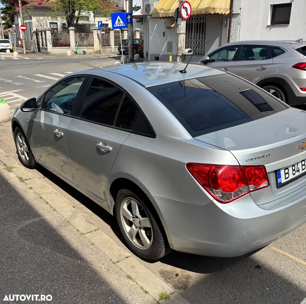 Chevrolet Cruze 1.6 DOHC LS+ - 4