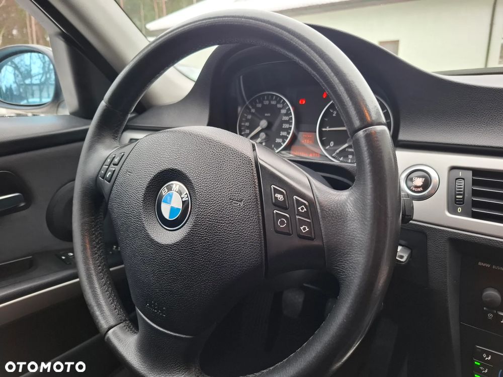 BMW Seria 3 - 23