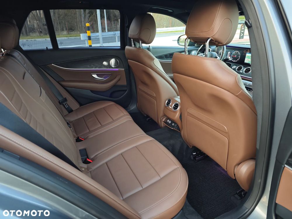 Mercedes-Benz Klasa E 400 d 4Matic T 9G-TRONIC AMG Line - 21