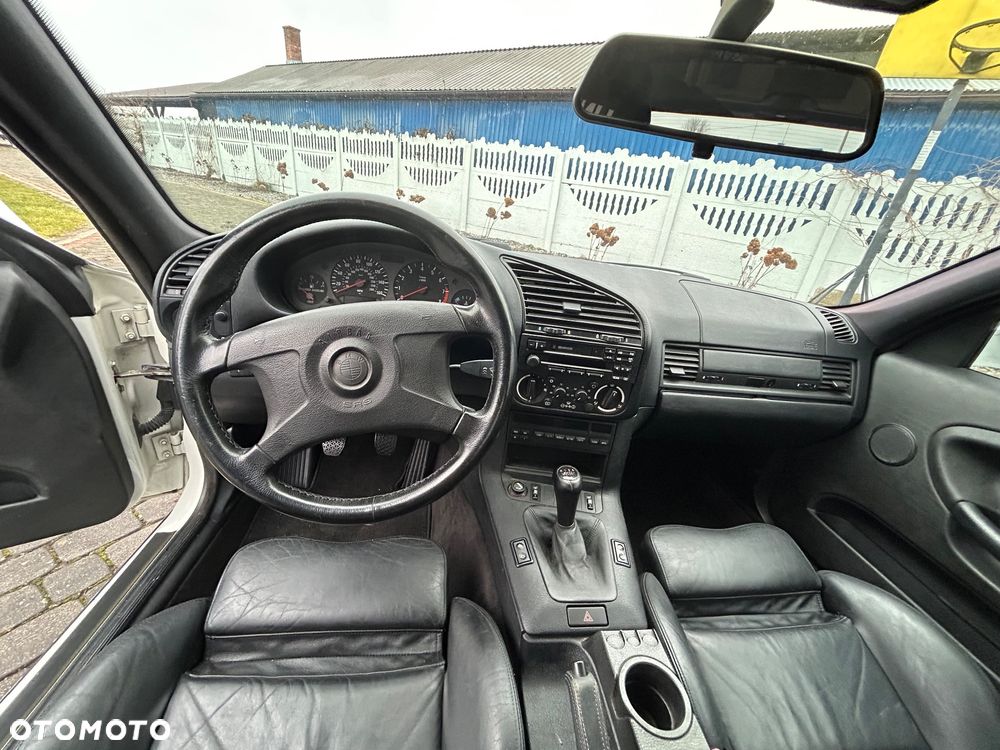 BMW M3 Standard - 14