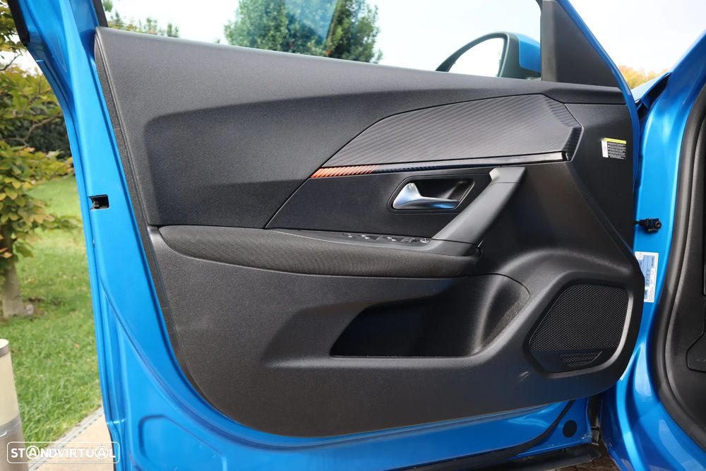 Peugeot e-2008 50 kWh Active Pack - 15