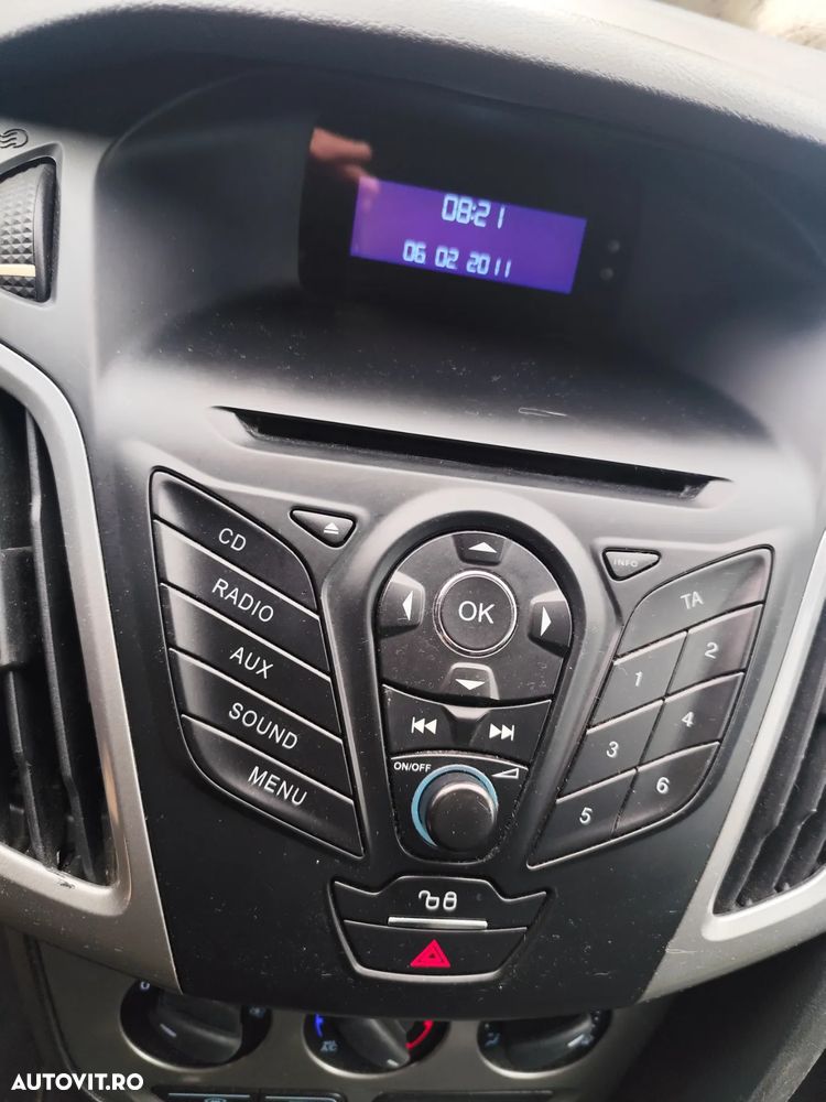 Ford Focus Turnier 1.6 Ti-VCT Champions Edition - 24