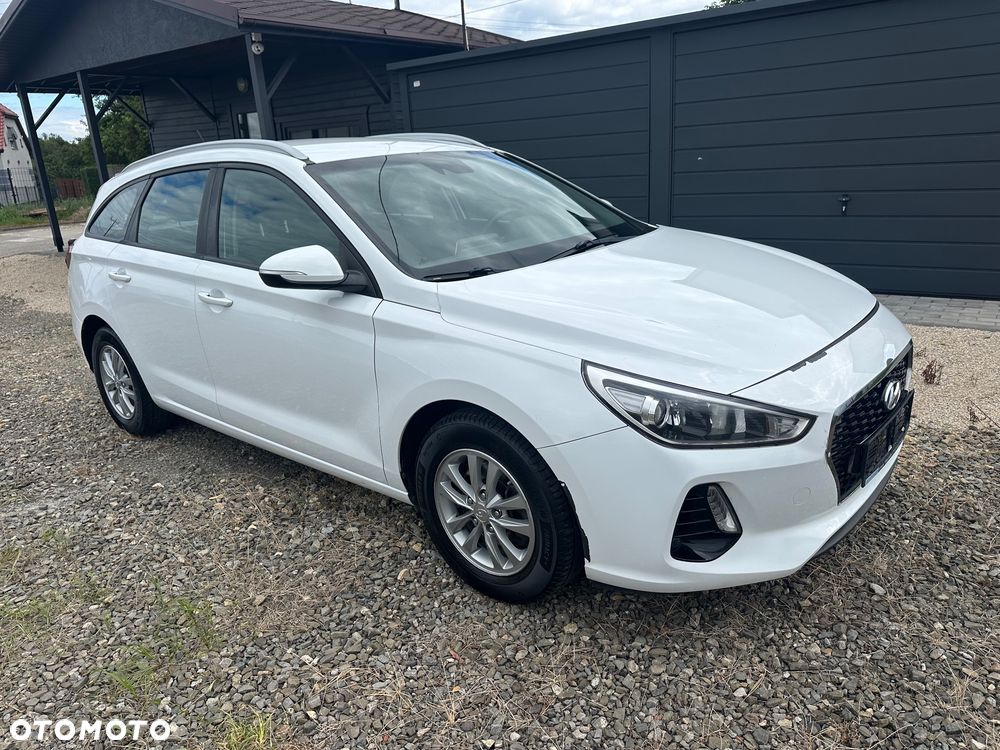 Hyundai i30 1.6 CRDi Classic + - 9