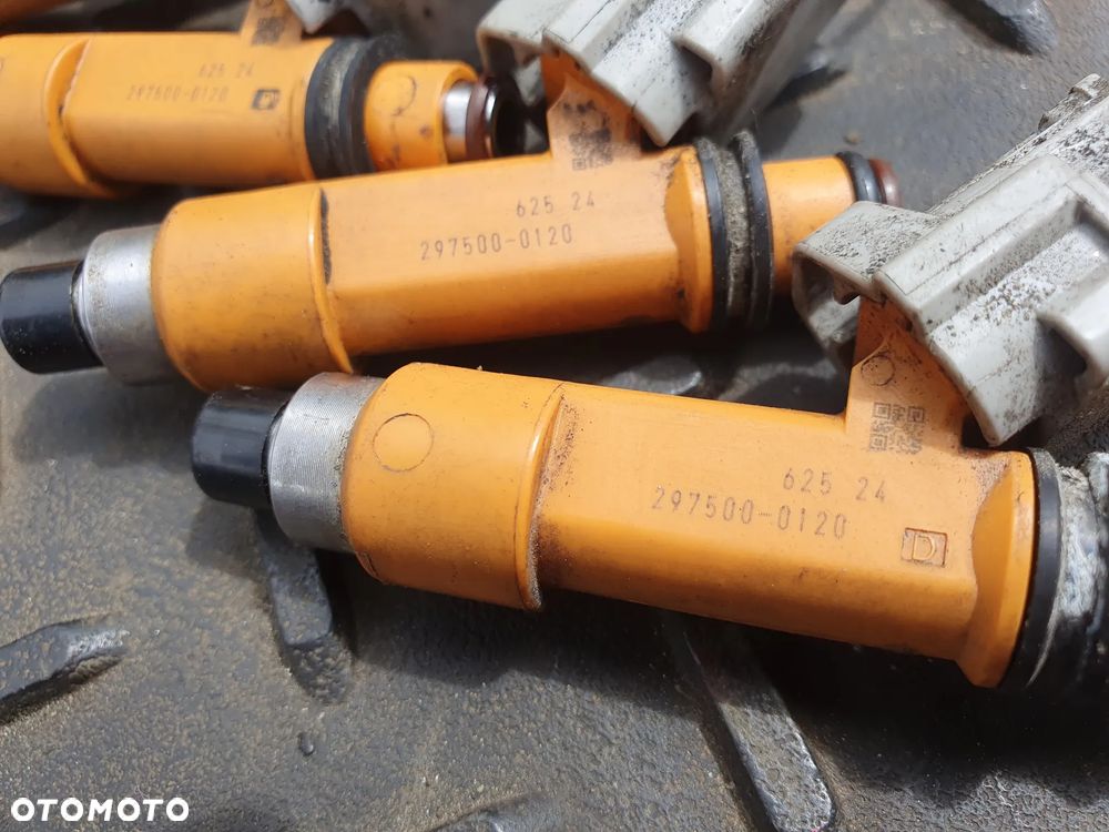 SUZUKI WTRYSKIWACZE DENSO 6EJ2 297500-0120 KOMPLET 4SZT - 2