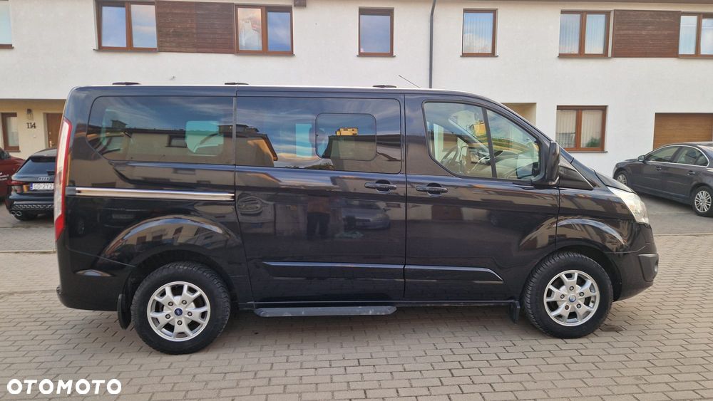 Ford Tourneo Custom - 22