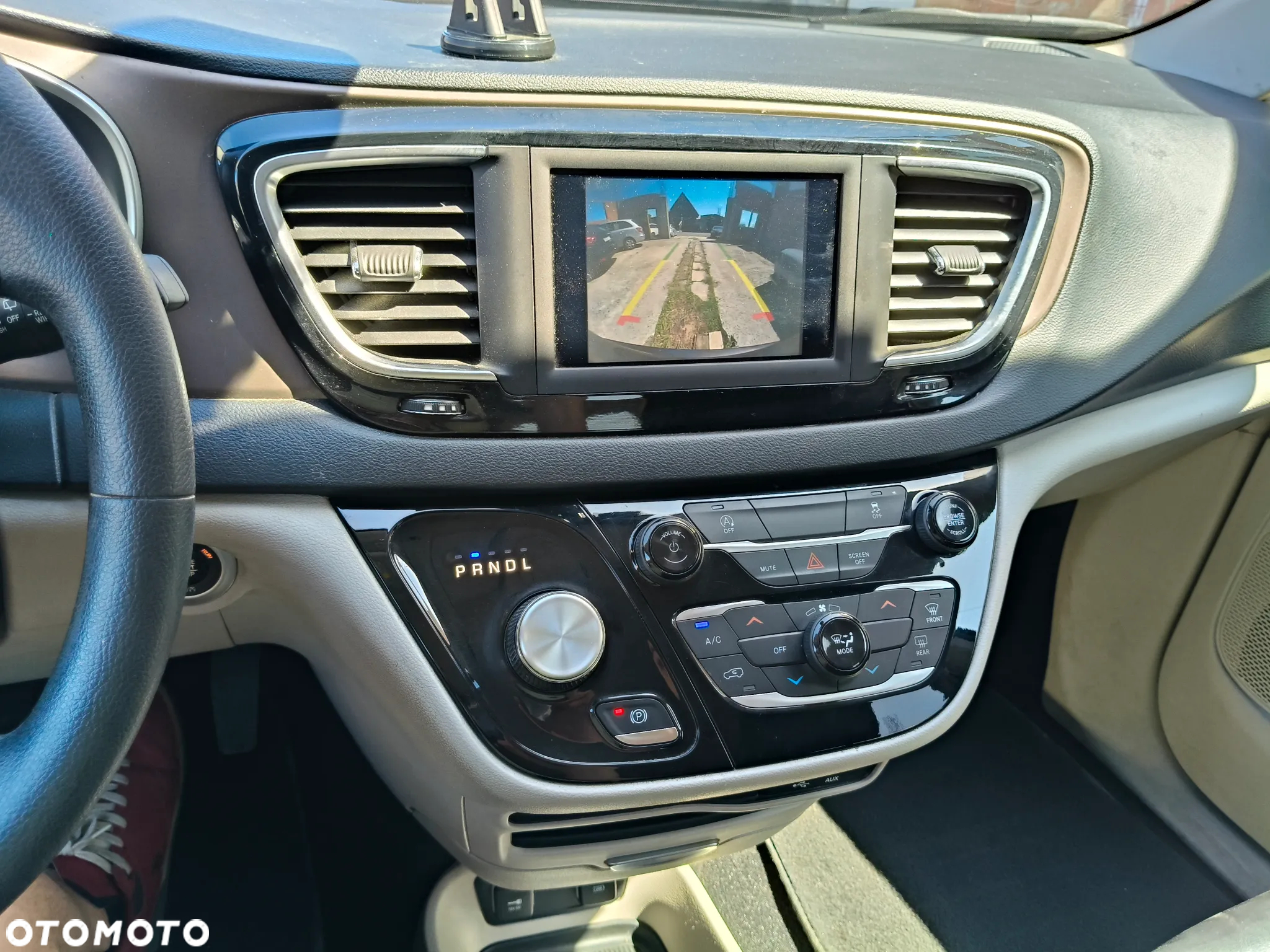 Chrysler Voyager - 10