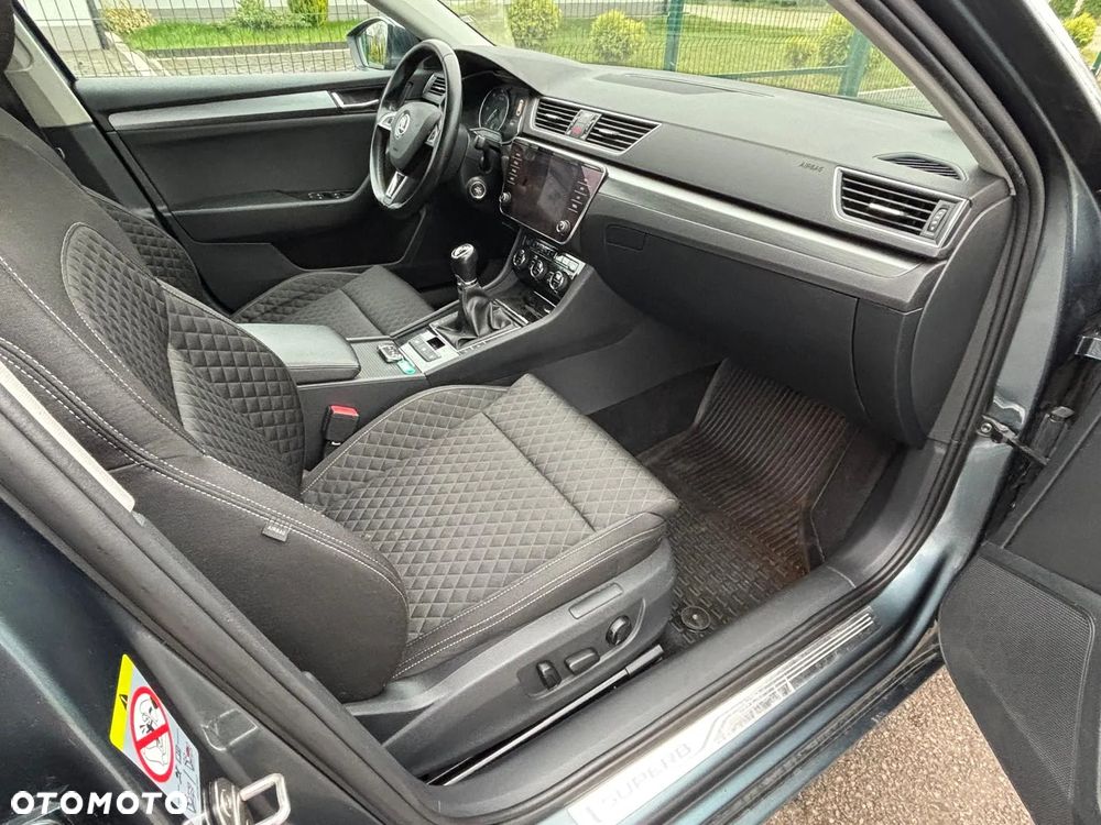 Skoda Superb 2.0 TDI Style - 23