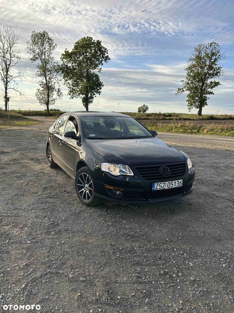 Volkswagen Passat - 1