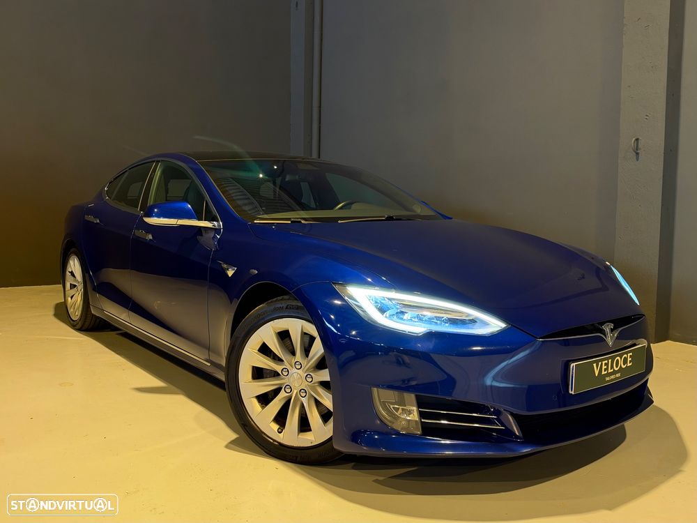 Tesla Model S - 3