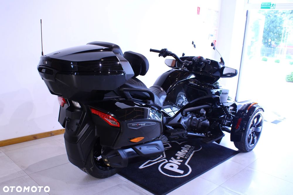 Can-Am Spyder - 6