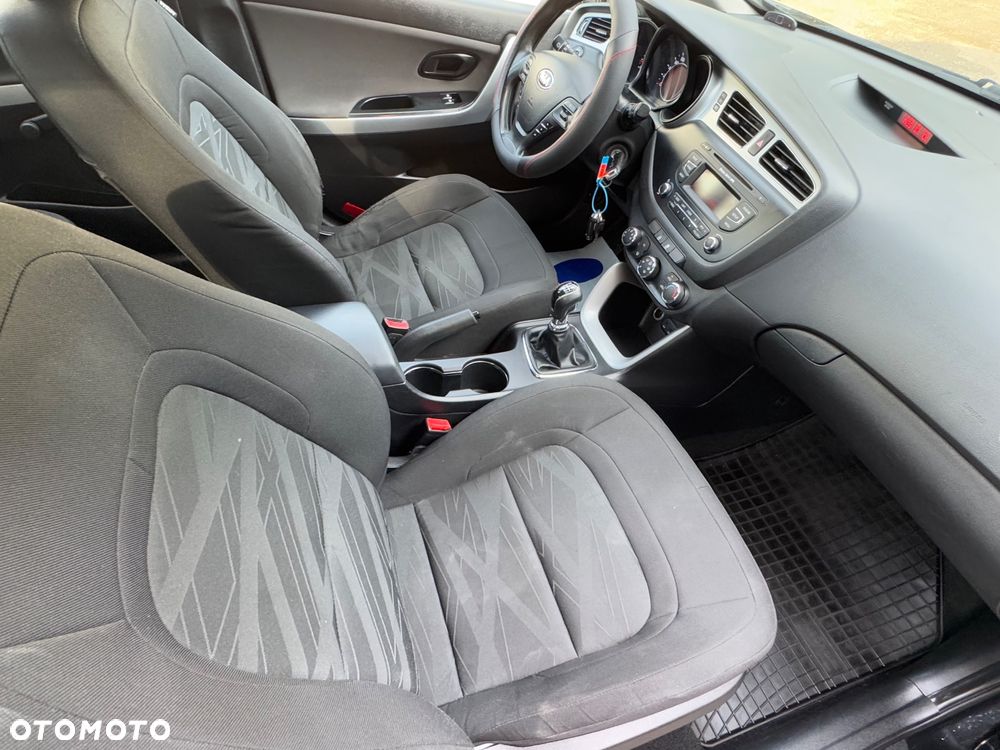 Kia Ceed - 24