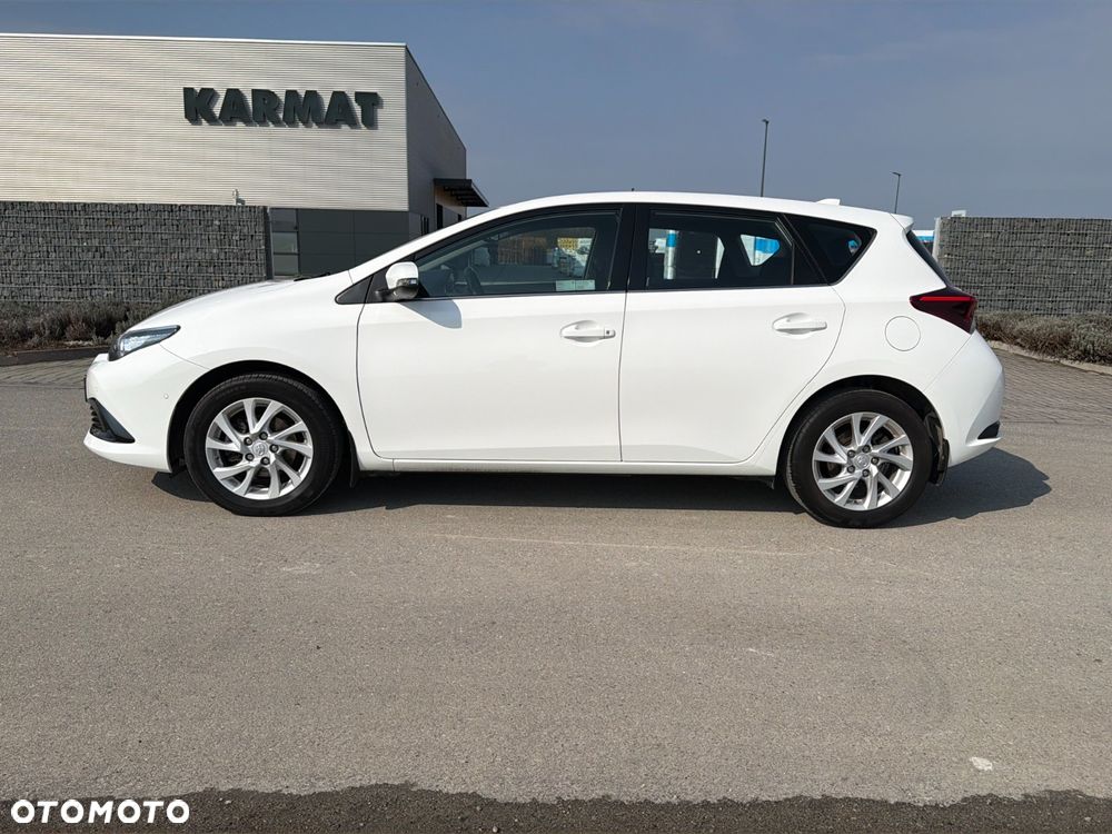 Toyota Auris 1.6 Premium - 2