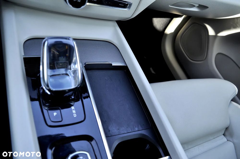 Volvo XC 60 T6 AWD Recharge Geartronic Inscription - 35