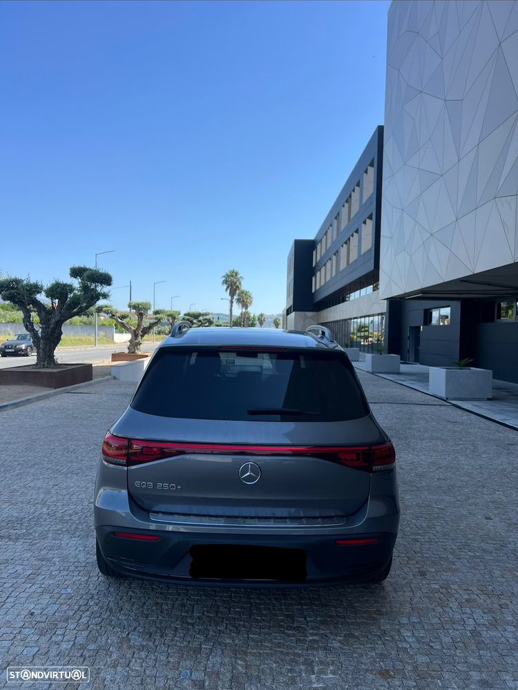 Mercedes-Benz EQB 250+ - 6