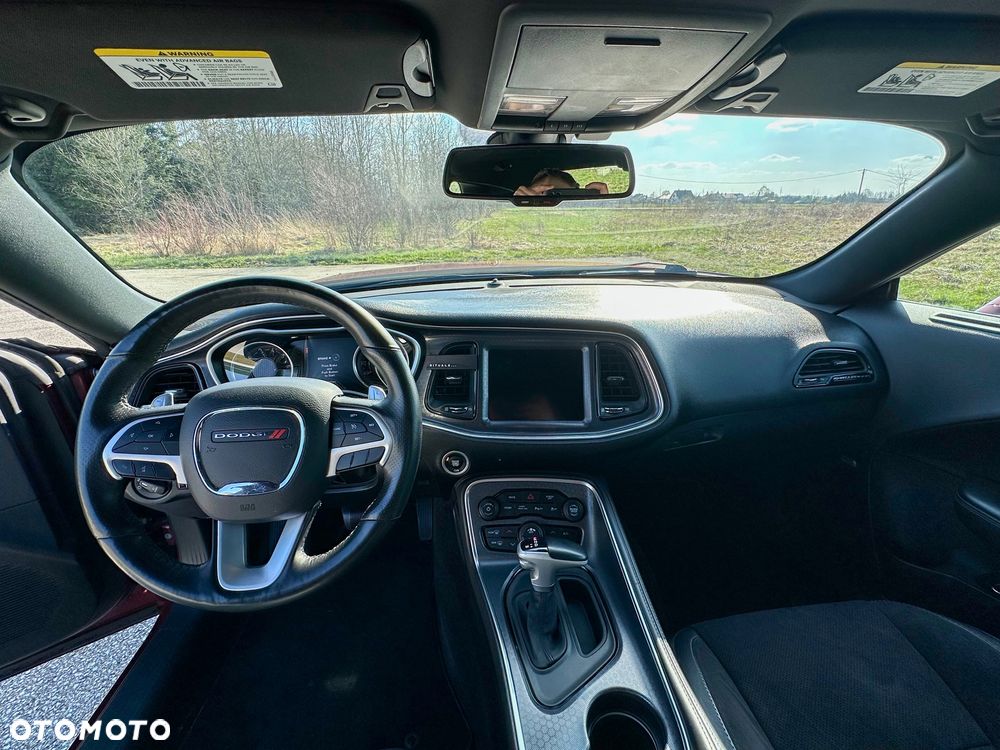 Dodge Challenger - 8