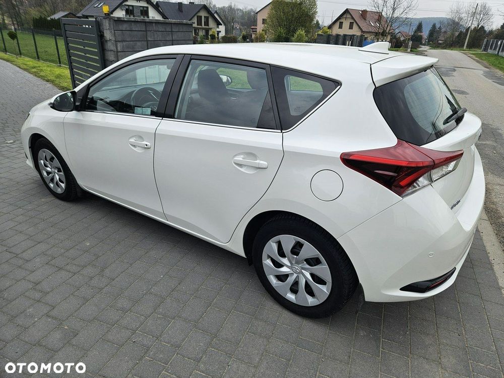 Toyota Auris - 6